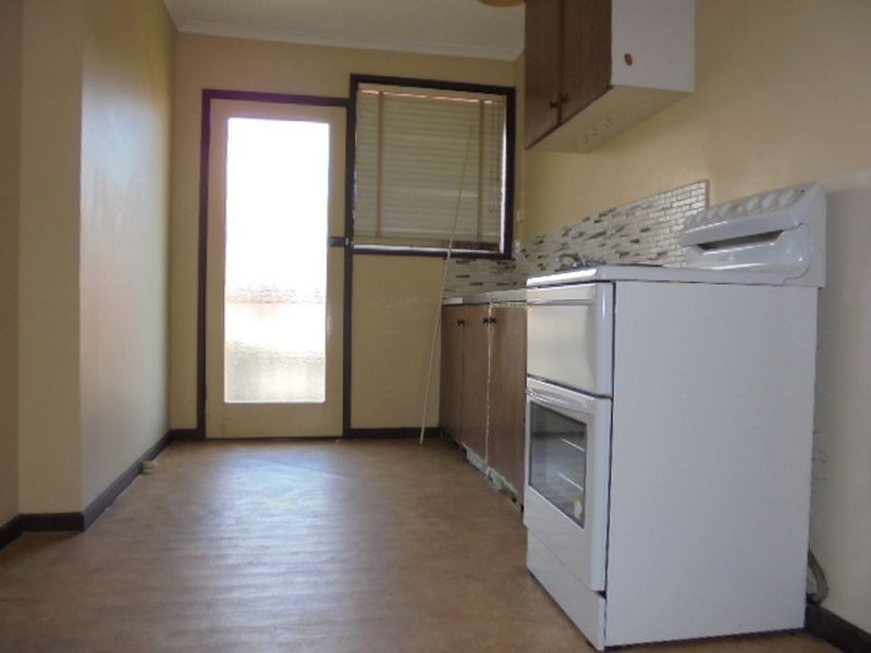 2/245 Gladstone Road, Dandenong VIC 3175