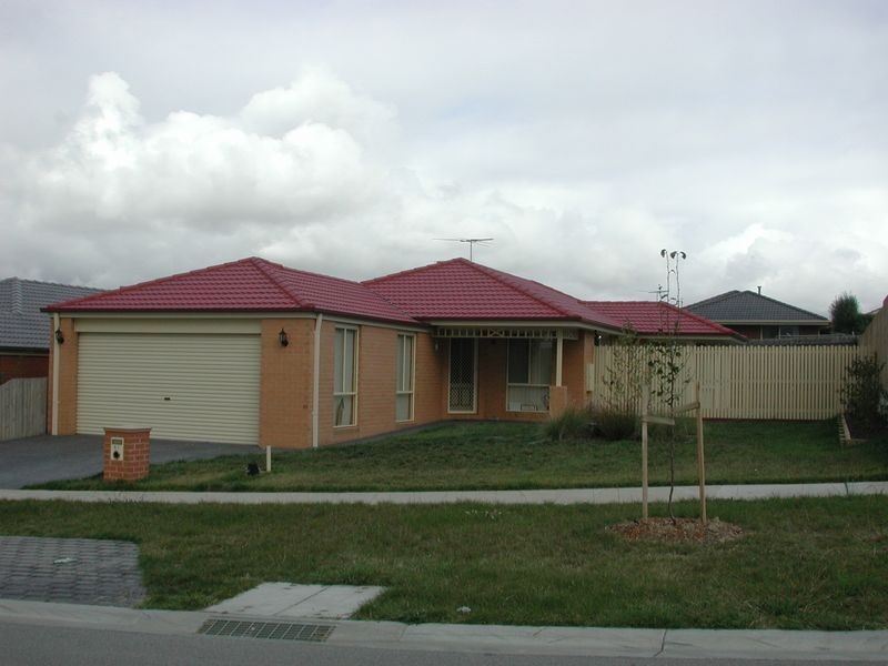 67 Earlsfield Drive, Berwick VIC 3806