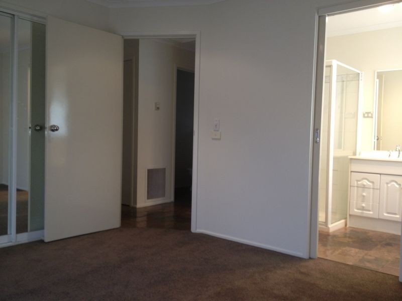 2/10 Topaz Place, Narre Warren VIC 3805