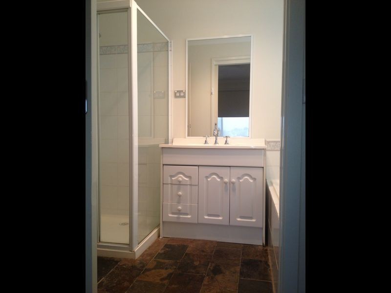 2/10 Topaz Place, Narre Warren VIC 3805