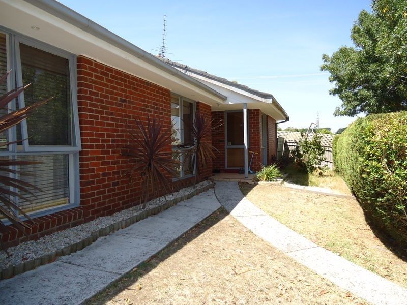 2 Lewisham Close, Hampton Park VIC 3976