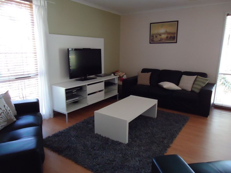 2 Lewisham Close, Hampton Park VIC 3976