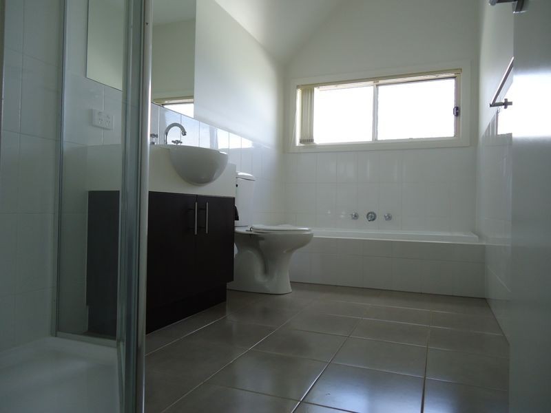 2/16 Lockington Crescent, Dandenong VIC 3175