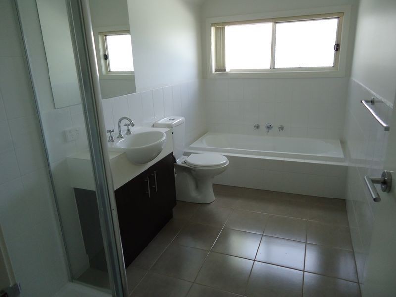 2/16 Lockington Crescent, Dandenong VIC 3175