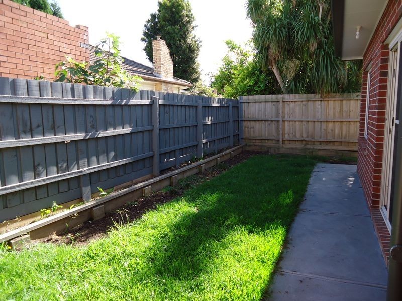 2/16 Lockington Crescent, Dandenong VIC 3175