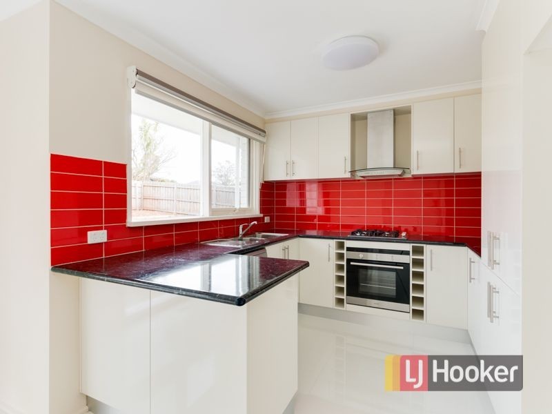 28 Scotsburn Way, Endeavour Hills VIC 3802