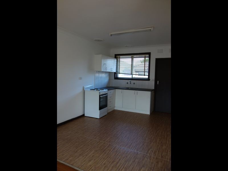 2/33 Hammond Road, Dandenong VIC 3175