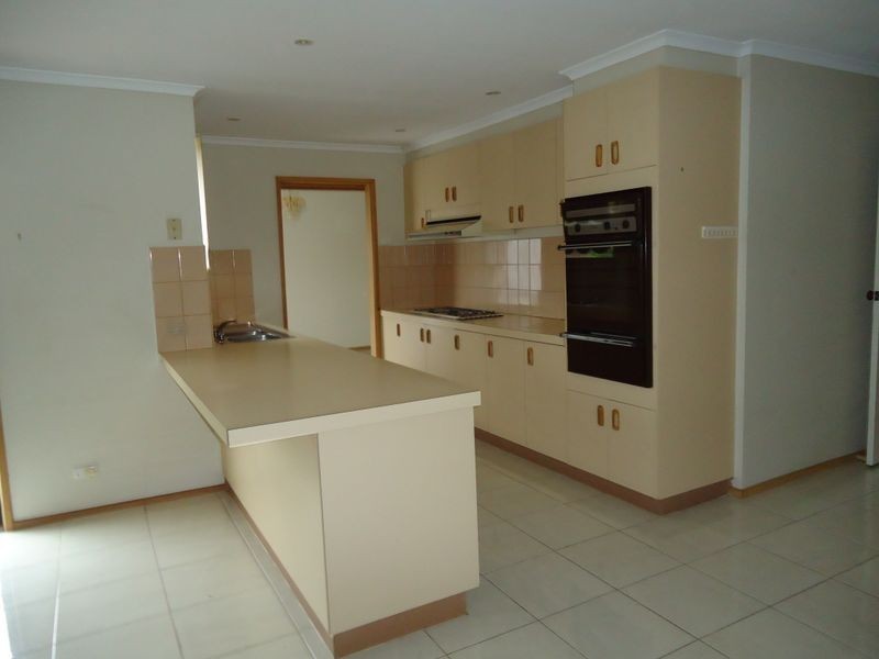 13 Garfield Court, Hampton Park VIC 3976