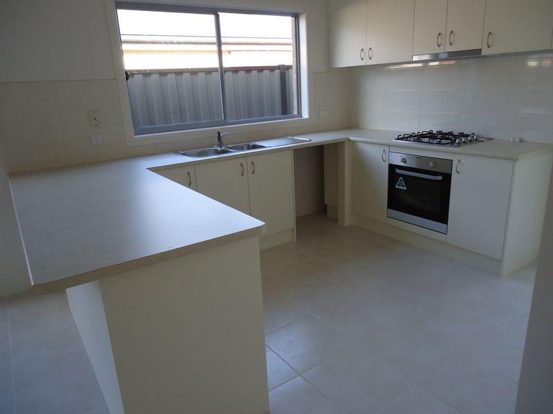 7 Botham Crescent, Pakenham VIC 3810