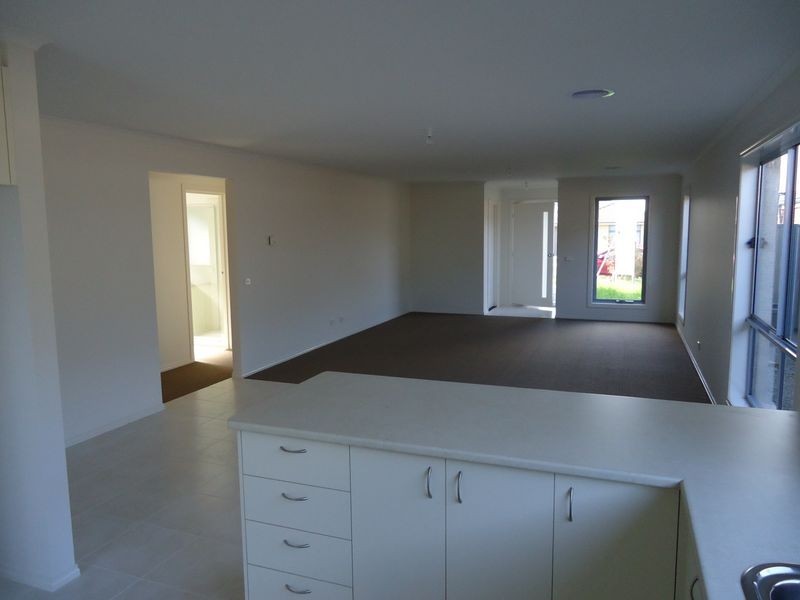 7 Botham Crescent, Pakenham VIC 3810