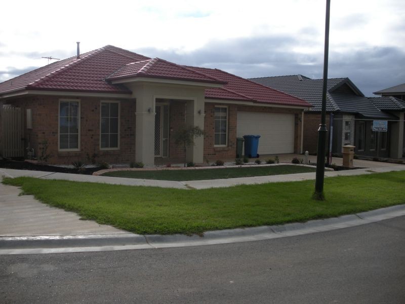 3 Luscombe Court, Berwick VIC 3806