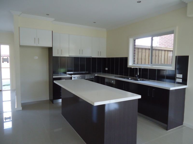 6/6-8 Innes Court, Berwick VIC 3806