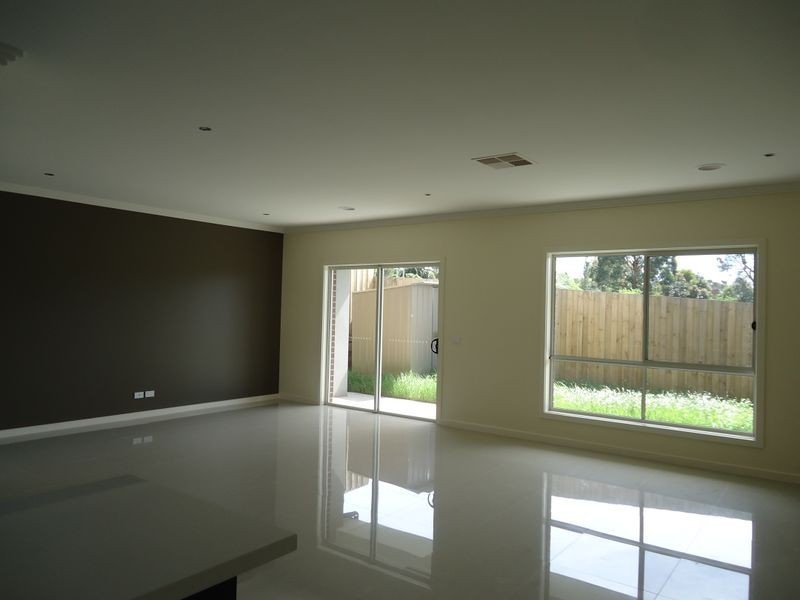 6/6-8 Innes Court, Berwick VIC 3806