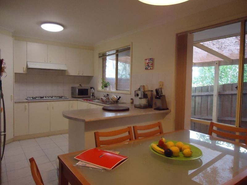 2/12 Southwell Close, Endeavour Hills VIC 3802