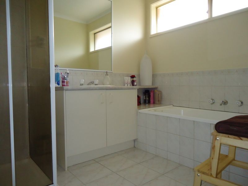 2/12 Southwell Close, Endeavour Hills VIC 3802