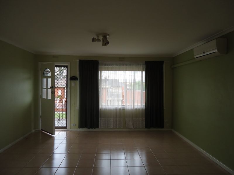 4/33 Gladstone Road, Dandenong VIC 3175