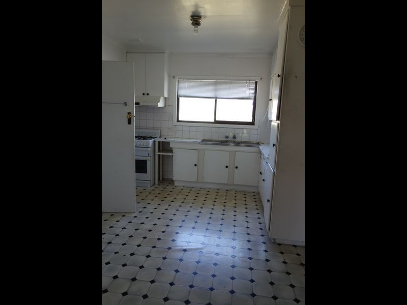 24 Hughes Crescent, Dandenong North VIC 3175