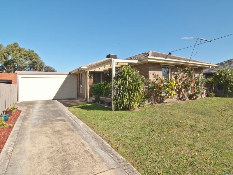 14 Jindabyne Avenue, Dandenong North VIC 3175