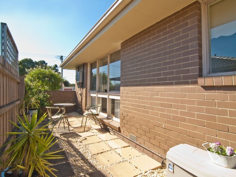 14 Jindabyne Avenue, Dandenong North VIC 3175