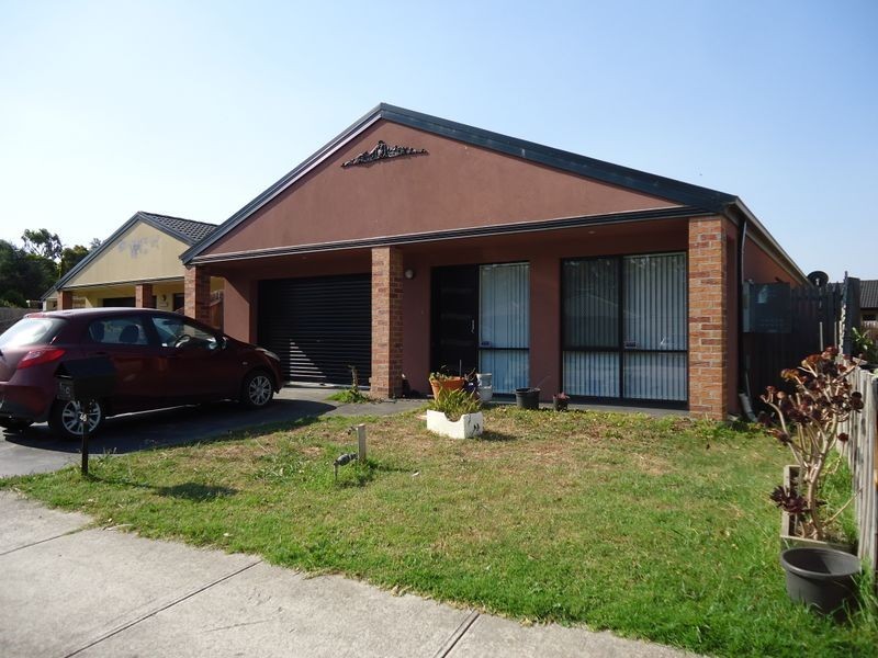 46 Wakenshaw Crescent, Pakenham VIC 3810