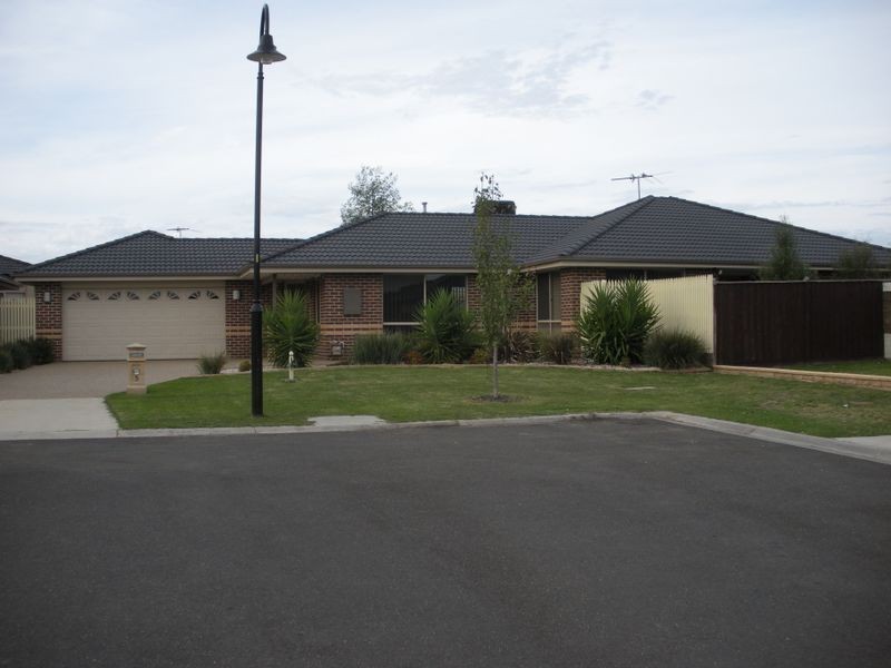 5 Calliandra  Court, Berwick VIC 3806