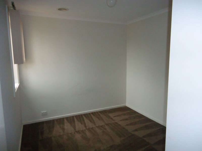 9 Boronia Avenue, Cranbourne VIC 3977