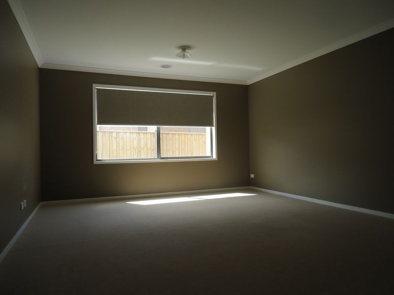 84 Glenelg Street, Clyde North VIC 3978