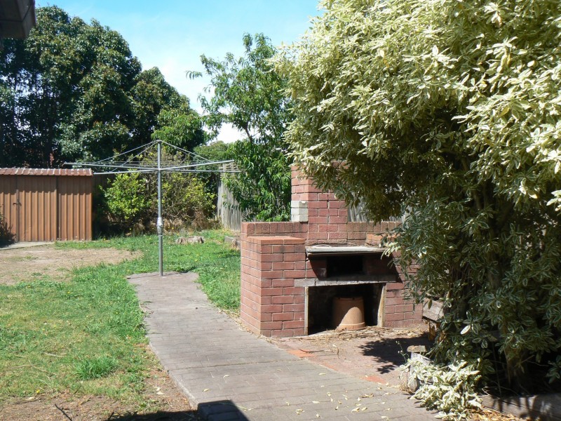 8 Robinson Crescent, Hampton Park VIC 3976