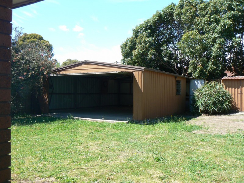 8 Robinson Crescent, Hampton Park VIC 3976