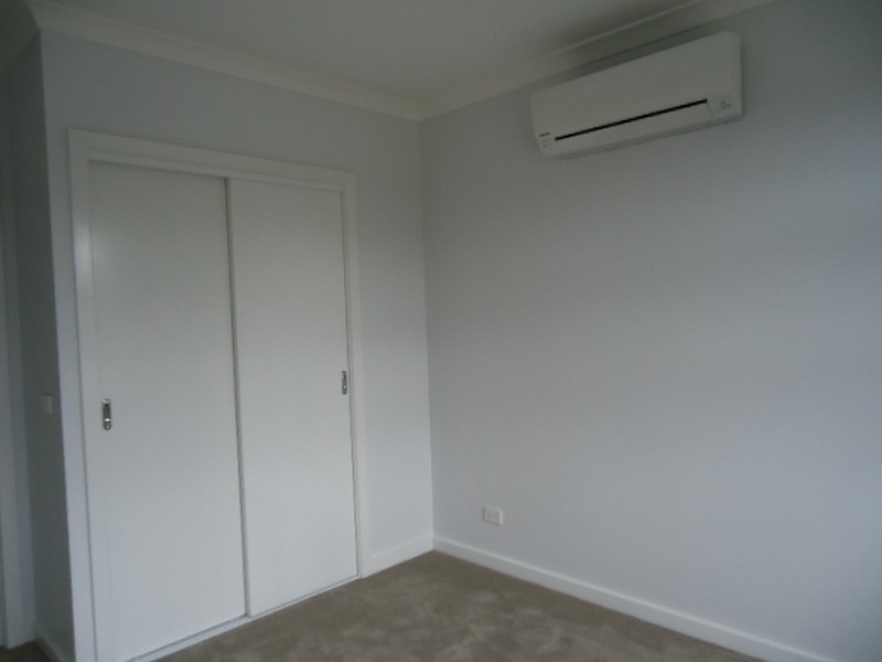 2/14 Tarata Drive, Doveton VIC 3177