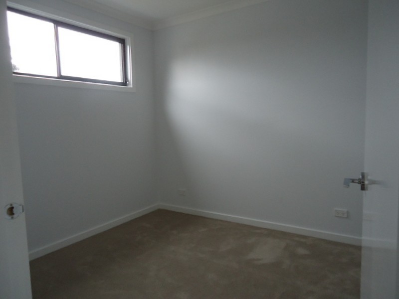 2/14 Tarata Drive, Doveton VIC 3177