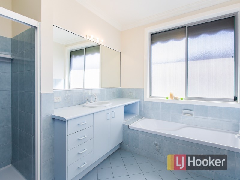 135 Gleneagles drive, Endeavour Hills VIC 3802
