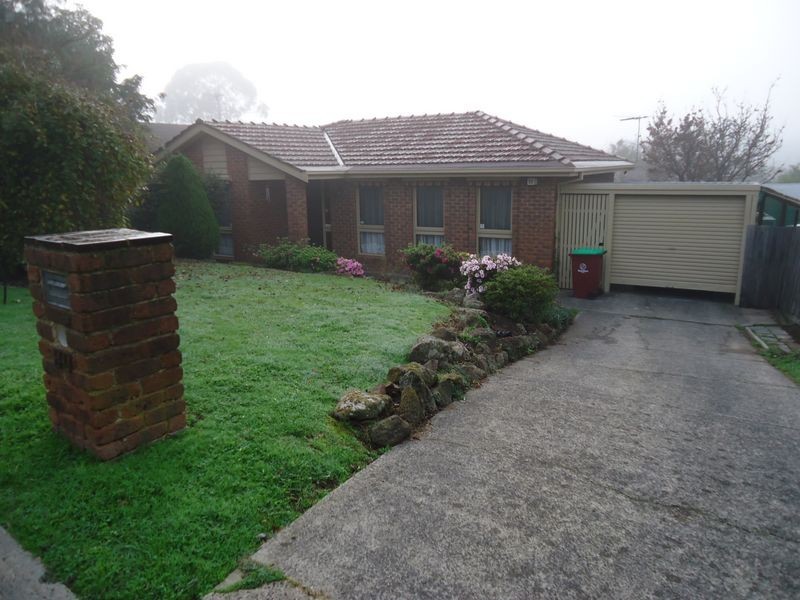 80 Chalcot Drive, Endeavour Hills VIC 3802