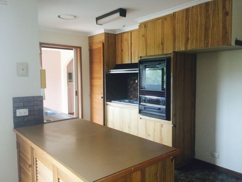 80 Chalcot Drive, Endeavour Hills VIC 3802