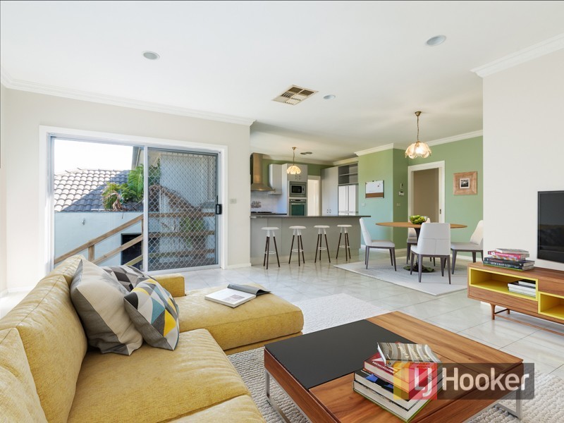 135 Gleneagles Drive, Endeavour Hills VIC 3802