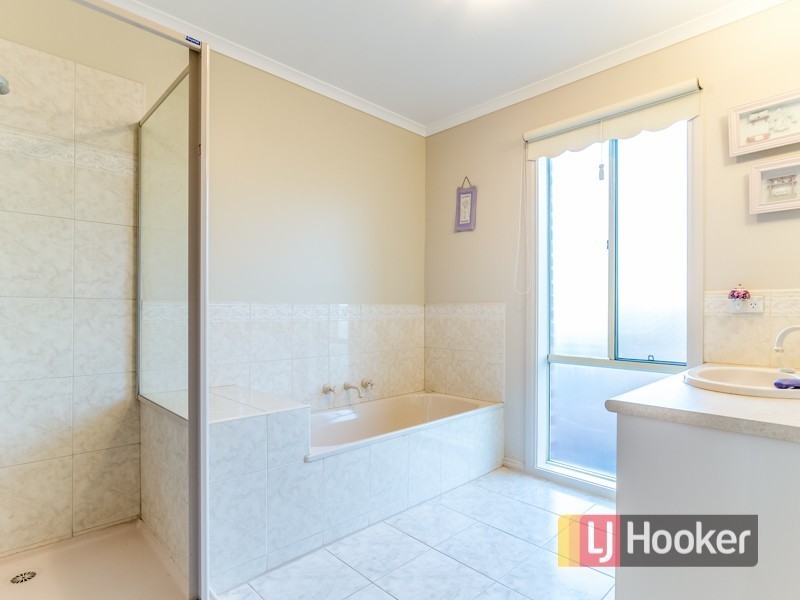 89 Crawley Road, Narre Warren North VIC 3804
