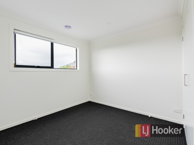 5 Agate Lane, Pakenham VIC 3810