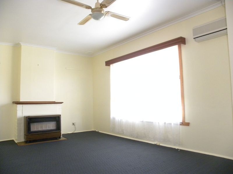 13 Laurel Avenue, Doveton VIC 3177