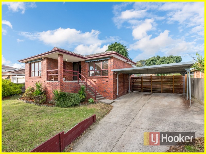 18 Sydney Parkinson Avenue, Endeavour Hills VIC 3802