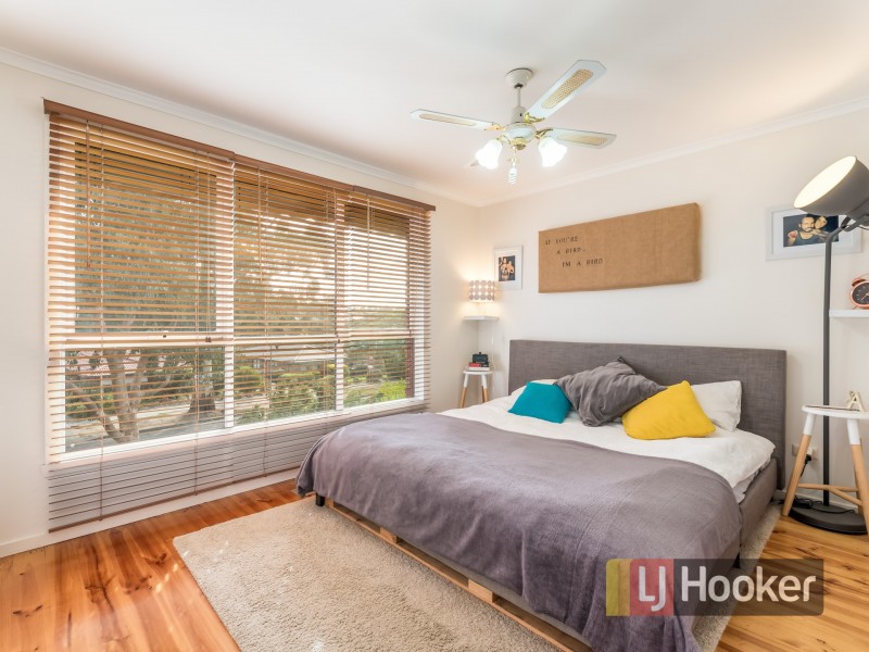 18 Sydney Parkinson Avenue, Endeavour Hills VIC 3802