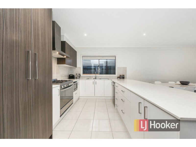 4 Cadillac Street, Cranbourne East VIC 3977