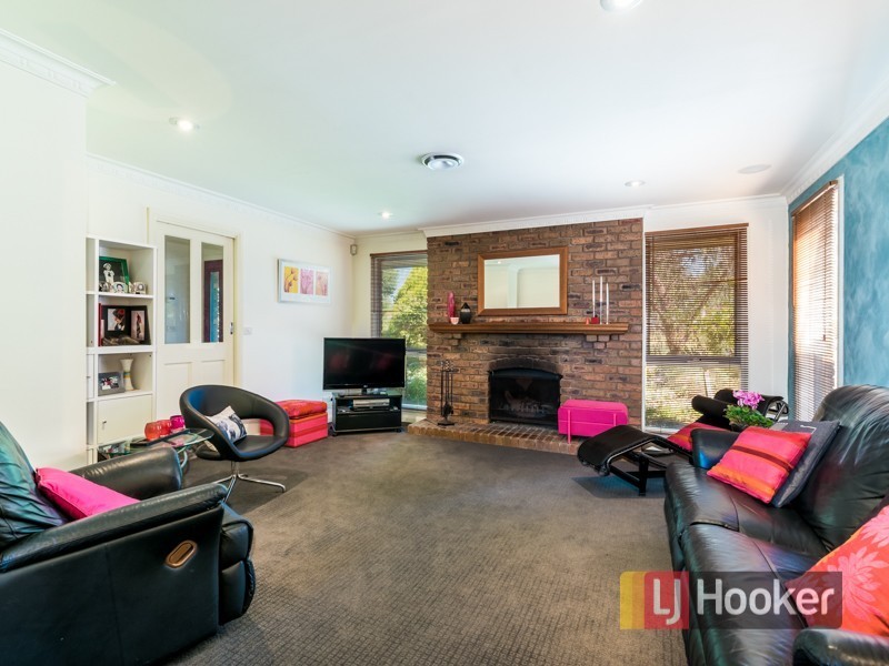 64-70 Kennington Park Drive, Endeavour Hills VIC 3802