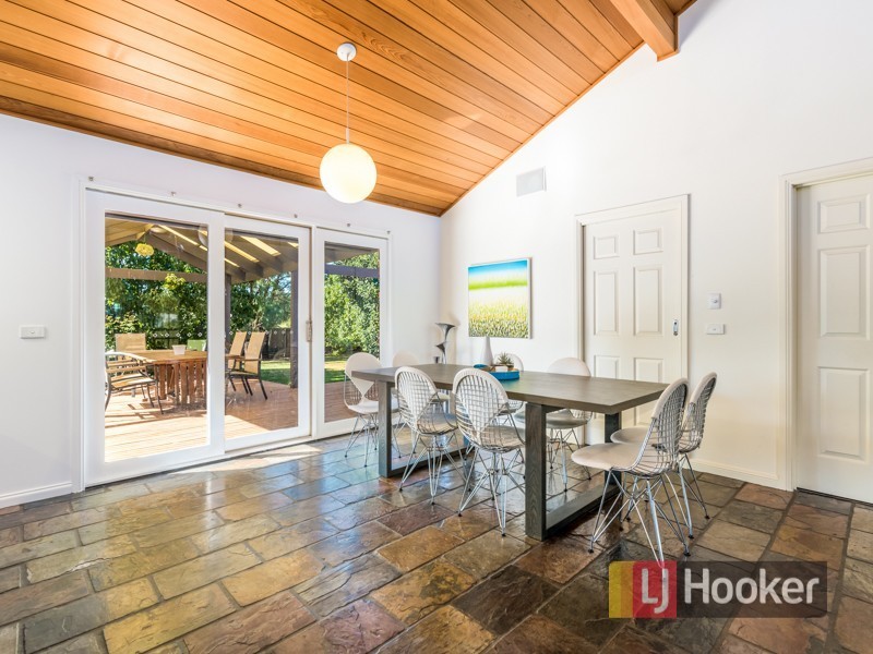 64-70 Kennington Park Drive, Endeavour Hills VIC 3802