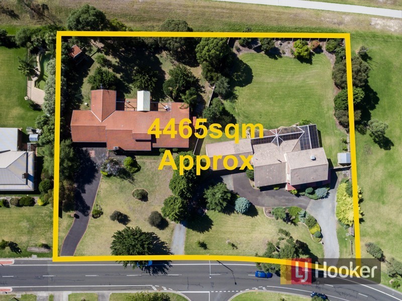 64-70 Kennington Park Drive, Endeavour Hills VIC 3802