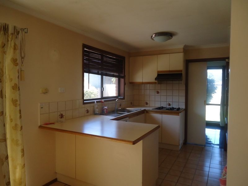 33 Adam Avenue, Hallam VIC 3803