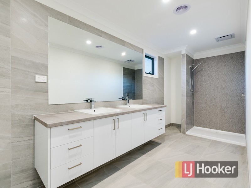 55 Botanic Drive, Pakenham VIC 3810