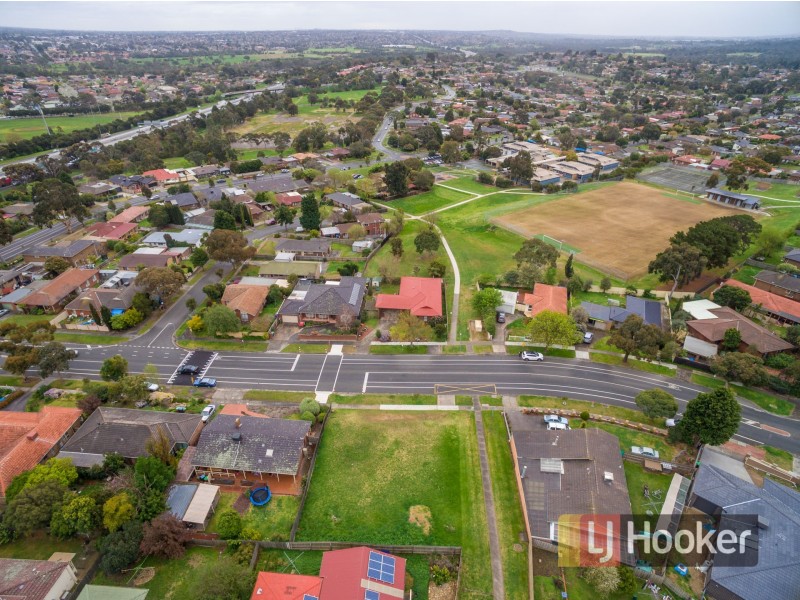 10 Daniel Solander Drive, Endeavour Hills VIC 3802