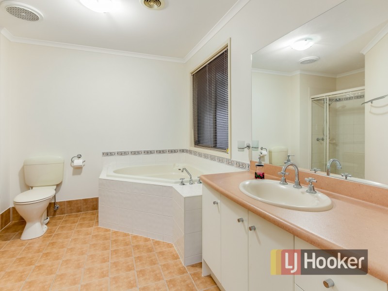 20 Hallmark Drive, Narre Warren South VIC 3805