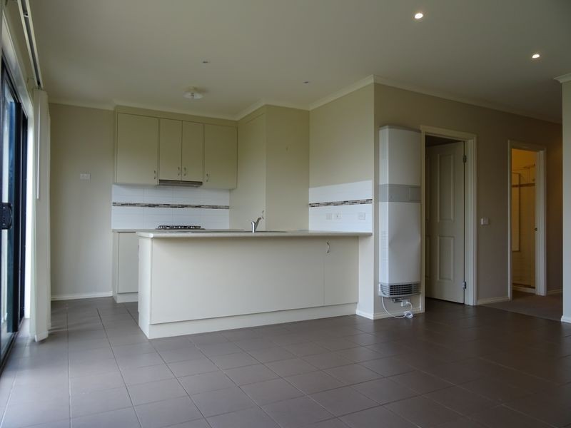 5/103 Army Road, Pakenham VIC 3810