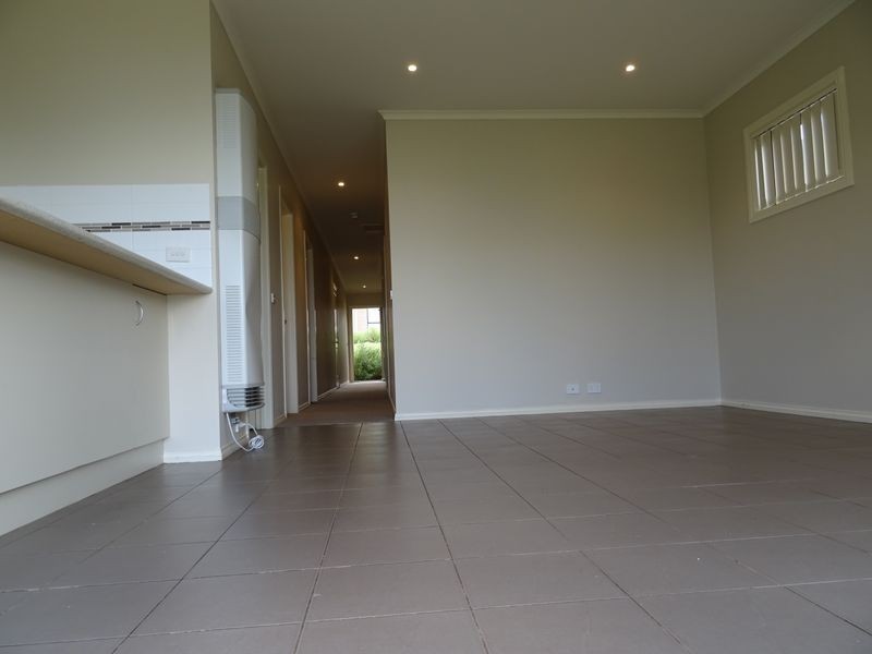 5/103 Army Road, Pakenham VIC 3810